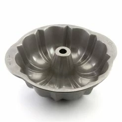 USA Pan - Fluted Tube Bundt Cake Pan